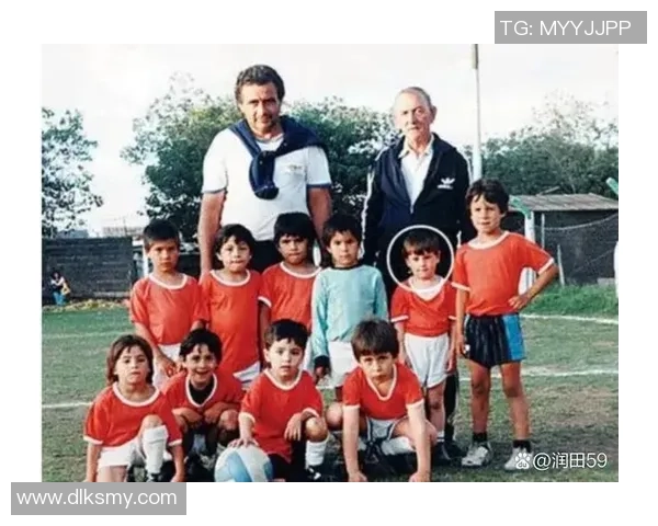 拥抱足球明星的背后故事与他们的传奇人生解析